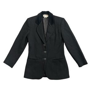 Vintage Bloomingdale's Black Wool Blazer
 Women’s P 2 Made in USA Velvet
Collar